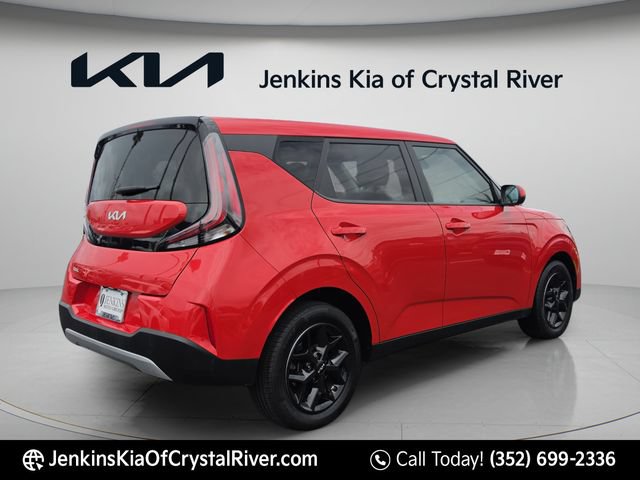 Used 2024 Kia Soul LX w/ Option Group 015 FWD image 7