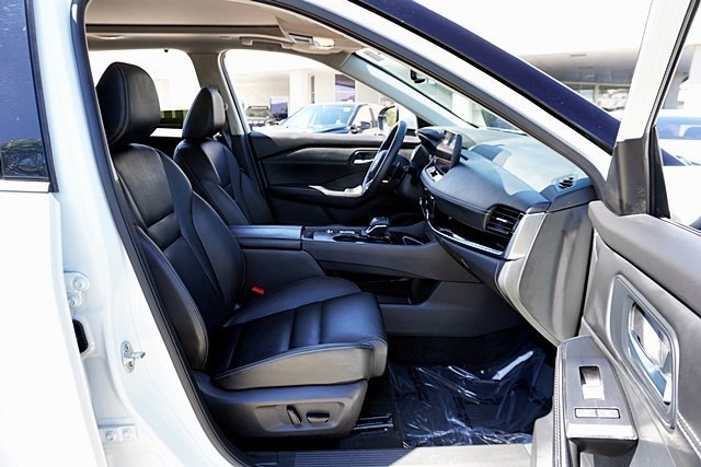 Used 2024 Nissan Rogue SL w/ SL Premium Package FWD image 18