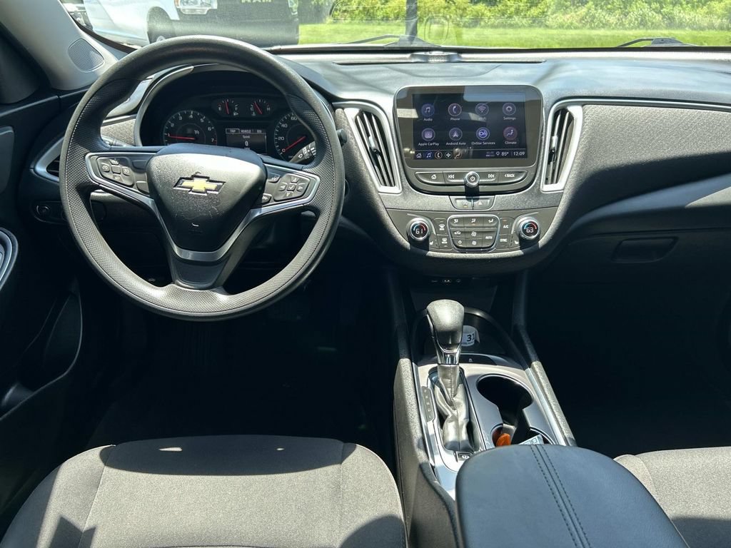 Used 2022 Chevrolet Malibu LT FWD image 19