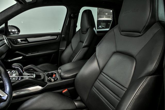 Used 2020 Porsche Cayenne Turbo image 12