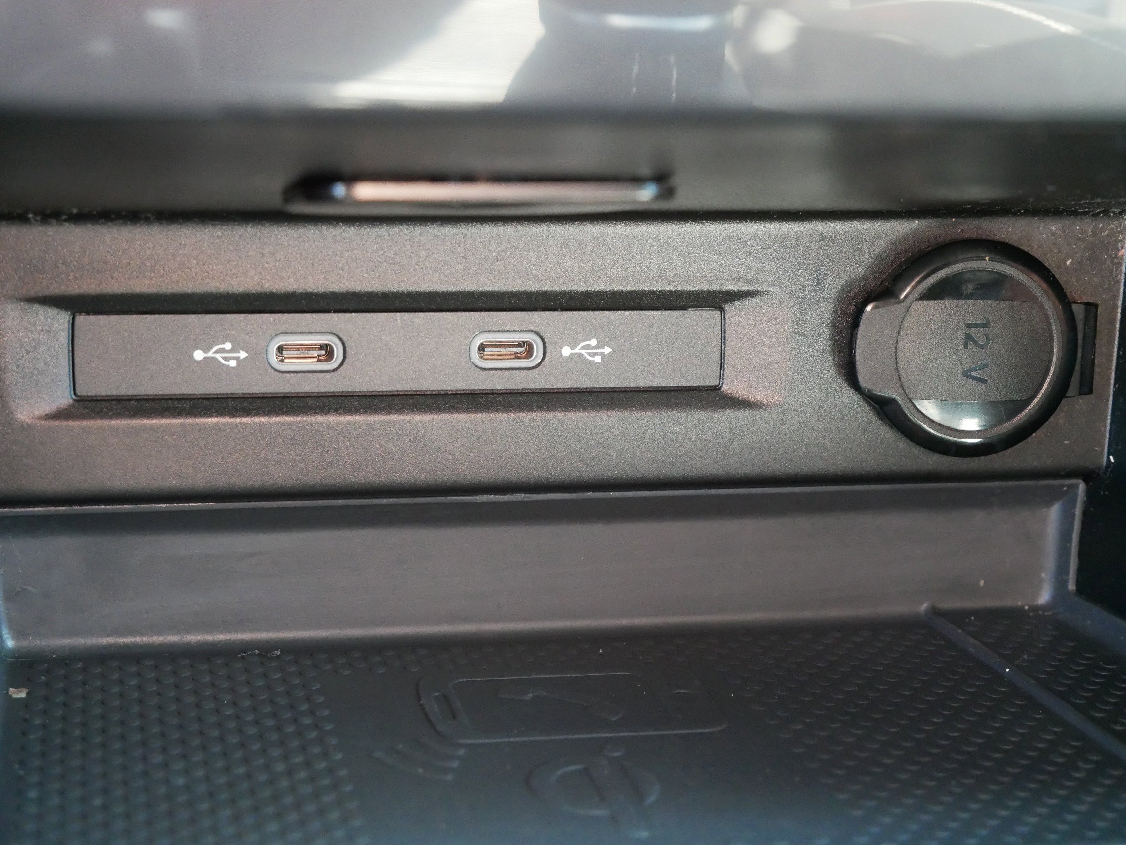 Used 2024 Volkswagen Tiguan SE R-Line w/ MDO Package, Two-Row image 32