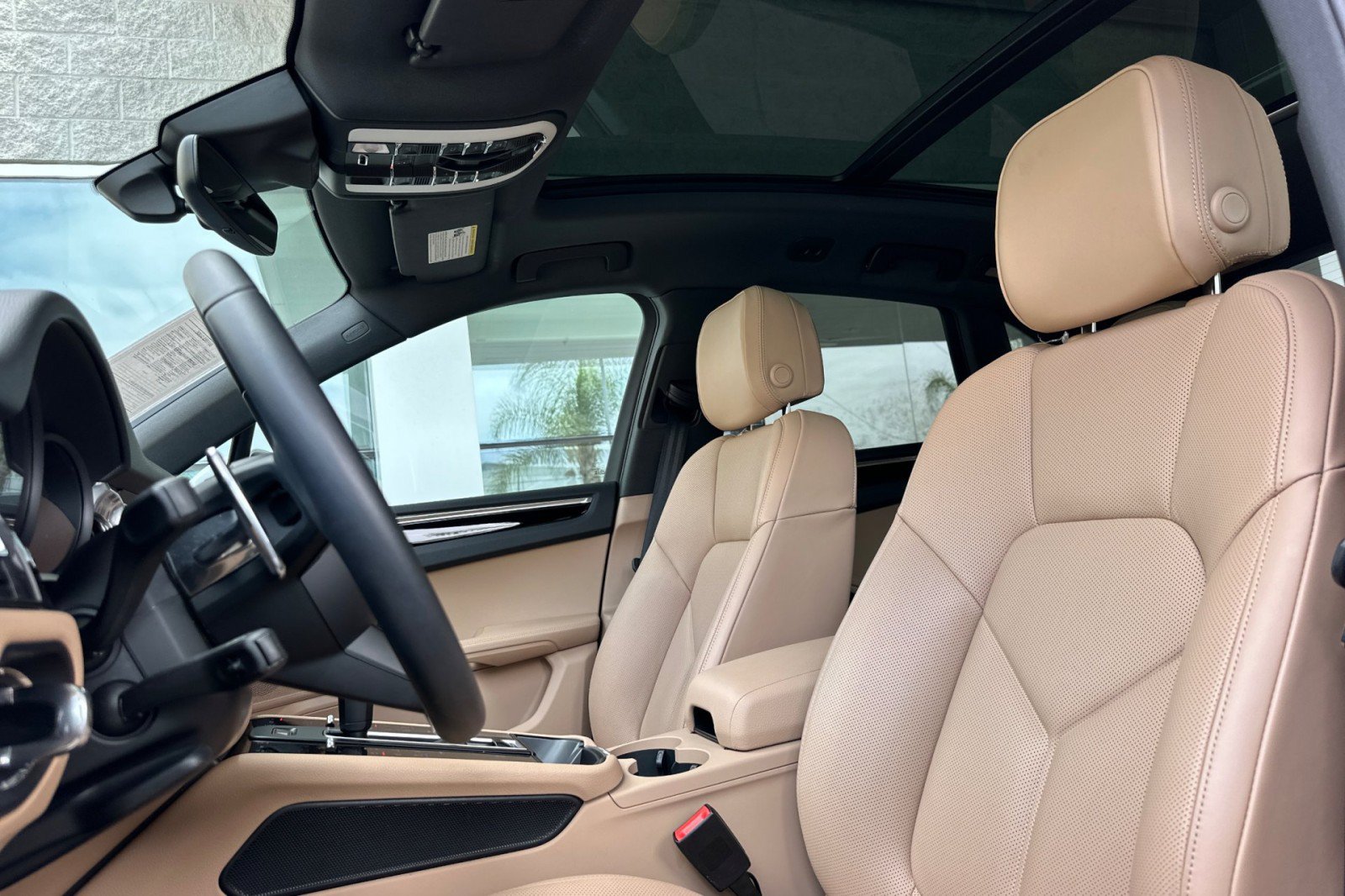 Used 2026 Porsche Macan AWD/4WD image 5