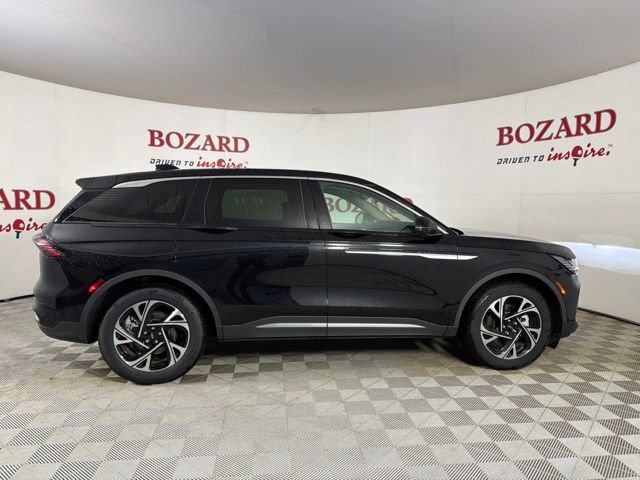 Used 2025 Lincoln Nautilus Premier AWD/4WD image 9