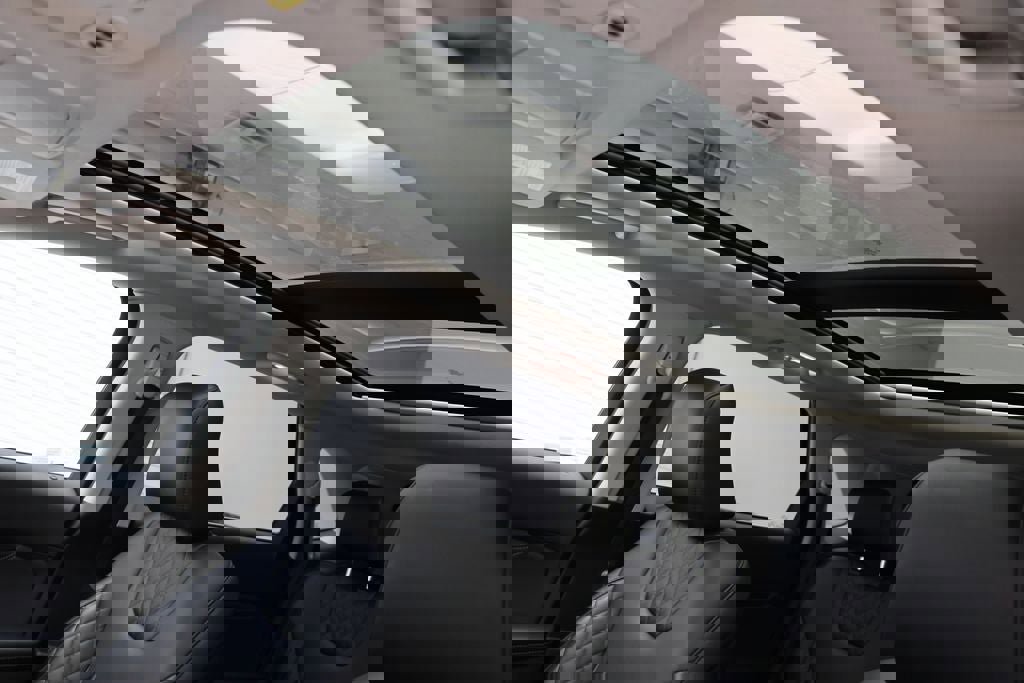 Used 2023 Ford Edge Titanium AWD/4WD image 16