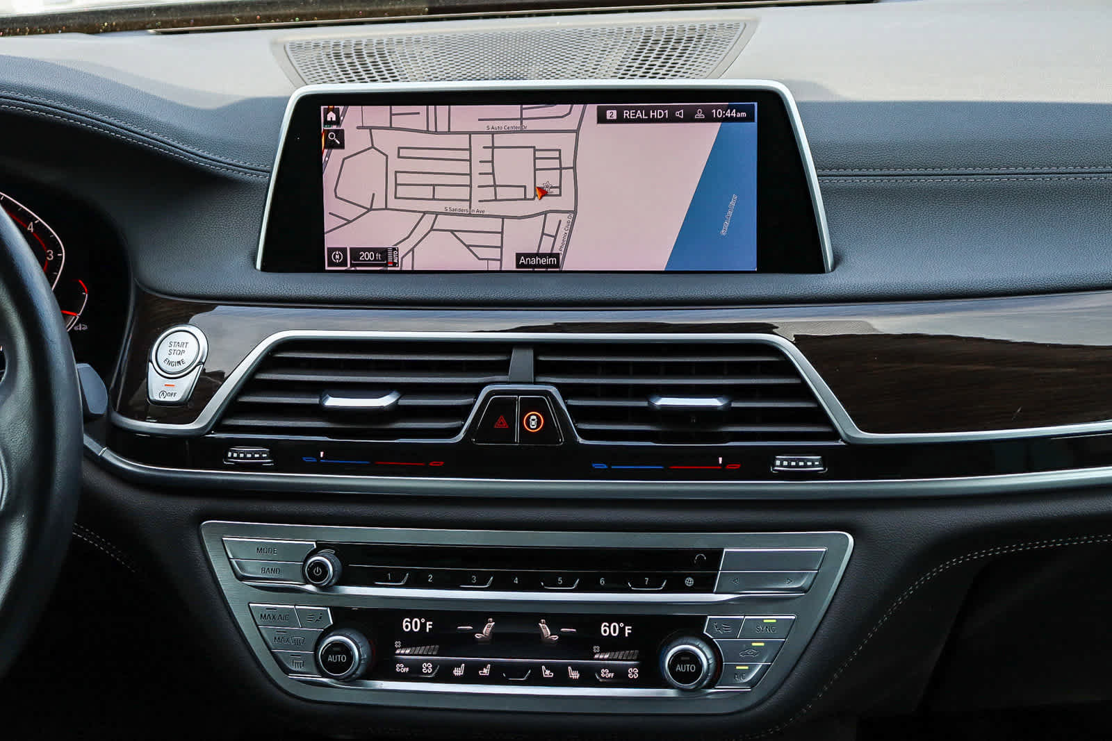 Used 2021 BMW 740i image 13