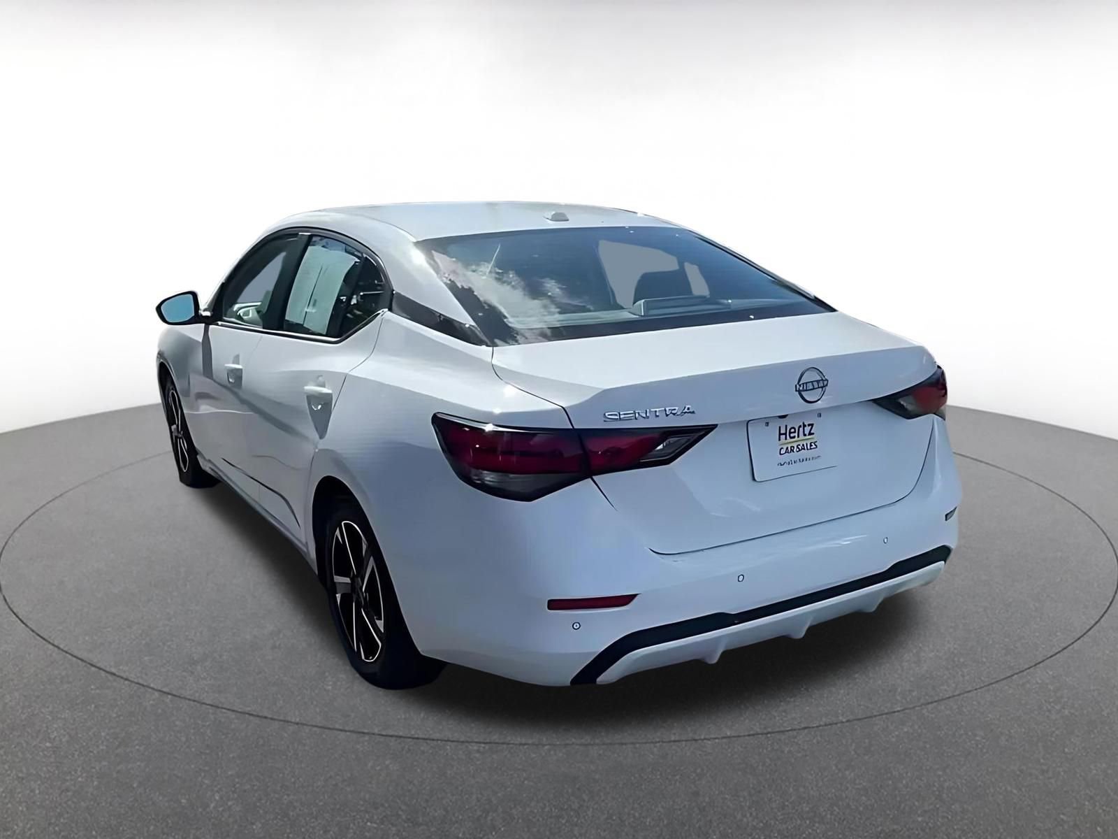 Used 2025 Nissan Sentra SV FWD image 11