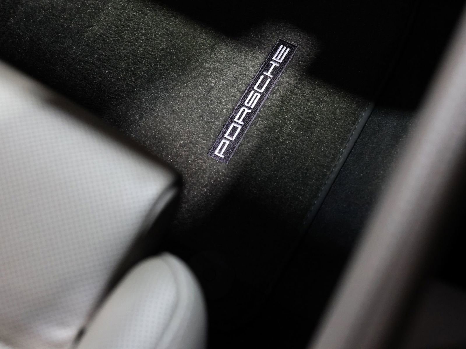 Used 2013 Porsche 911 Carrera image 36