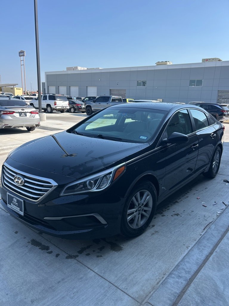 Used 2017 Hyundai Sonata SE video 1