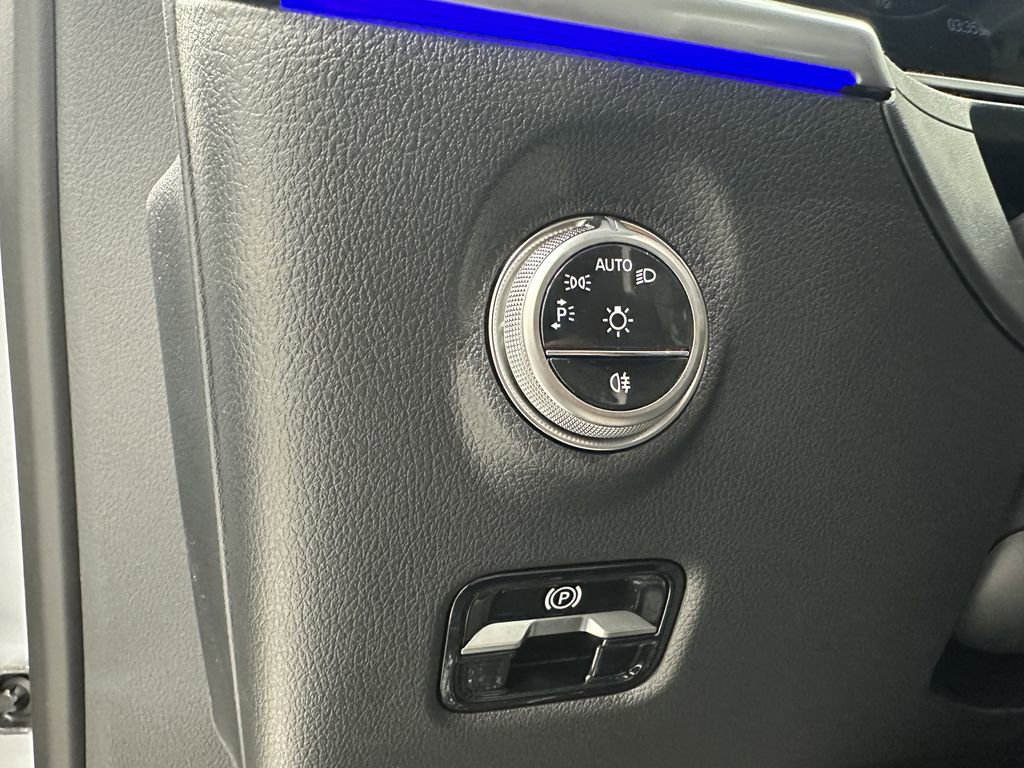 New 2026 Mercedes-Benz C 300 4MATIC Sedan image 34