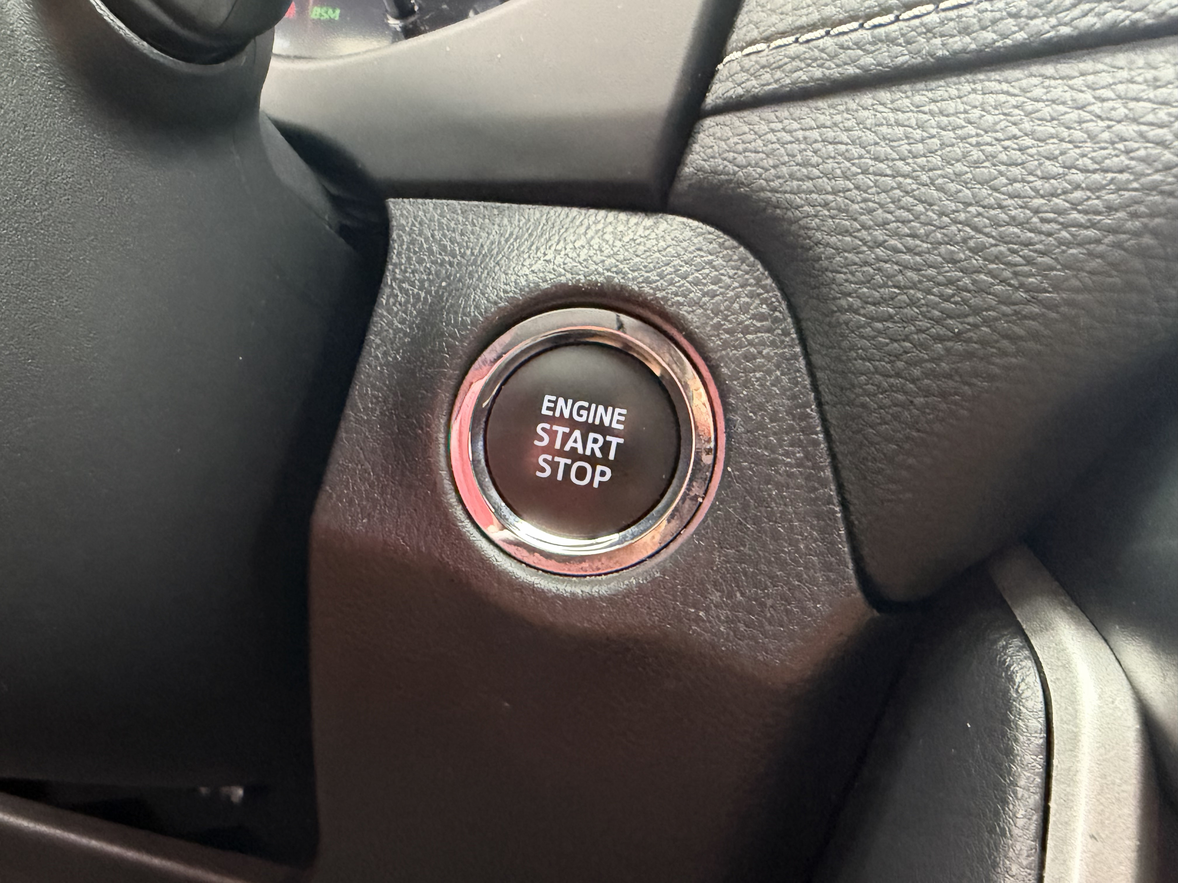 Used 2025 Toyota RAV4 XLE FWD image 29