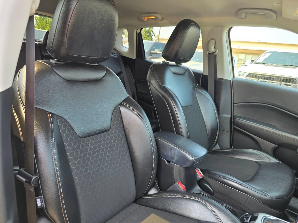 Used 2021 Jeep Compass Latitude w/ Convenience Group AWD/4WD image 11