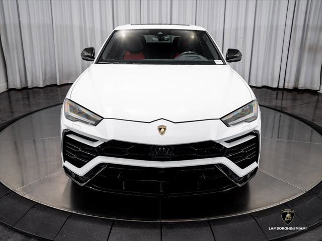 Used 2022 Lamborghini Urus AWD/4WD image 3