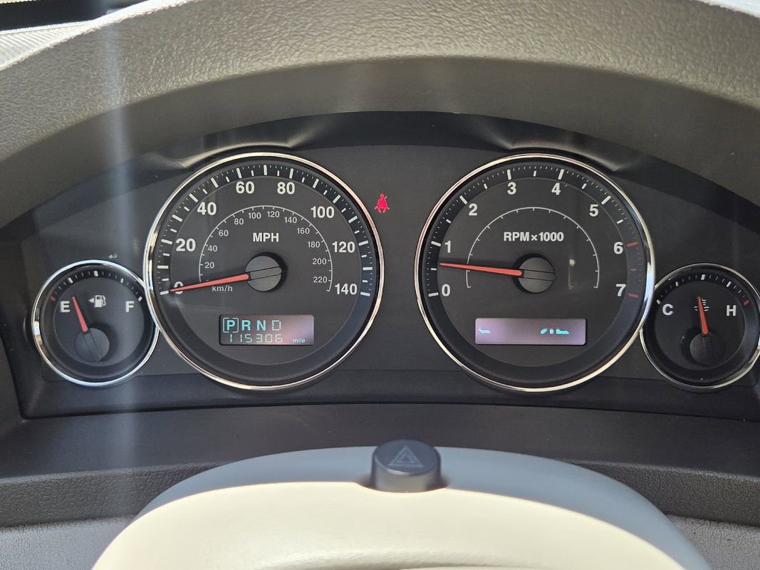 Used 2005 Jeep Grand Cherokee Limited AWD/4WD image 15