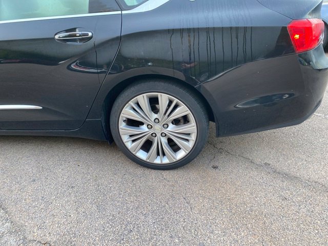 Used 2016 Chevrolet Impala LTZ w/ Enhanced Convenience Package FWD image 11
