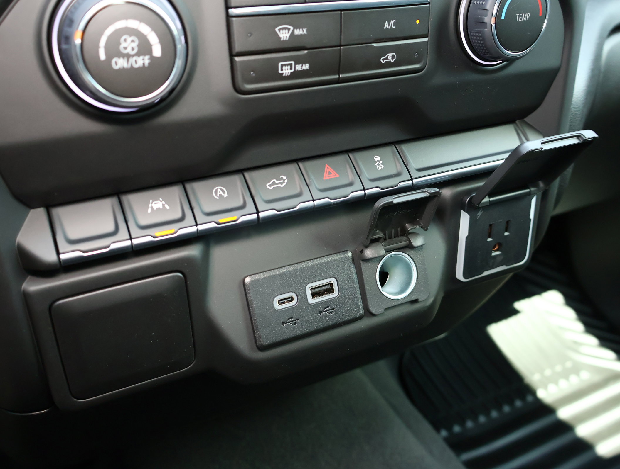 New 2026 Chevrolet Silverado 1500 Custom AWD/4WD image 17