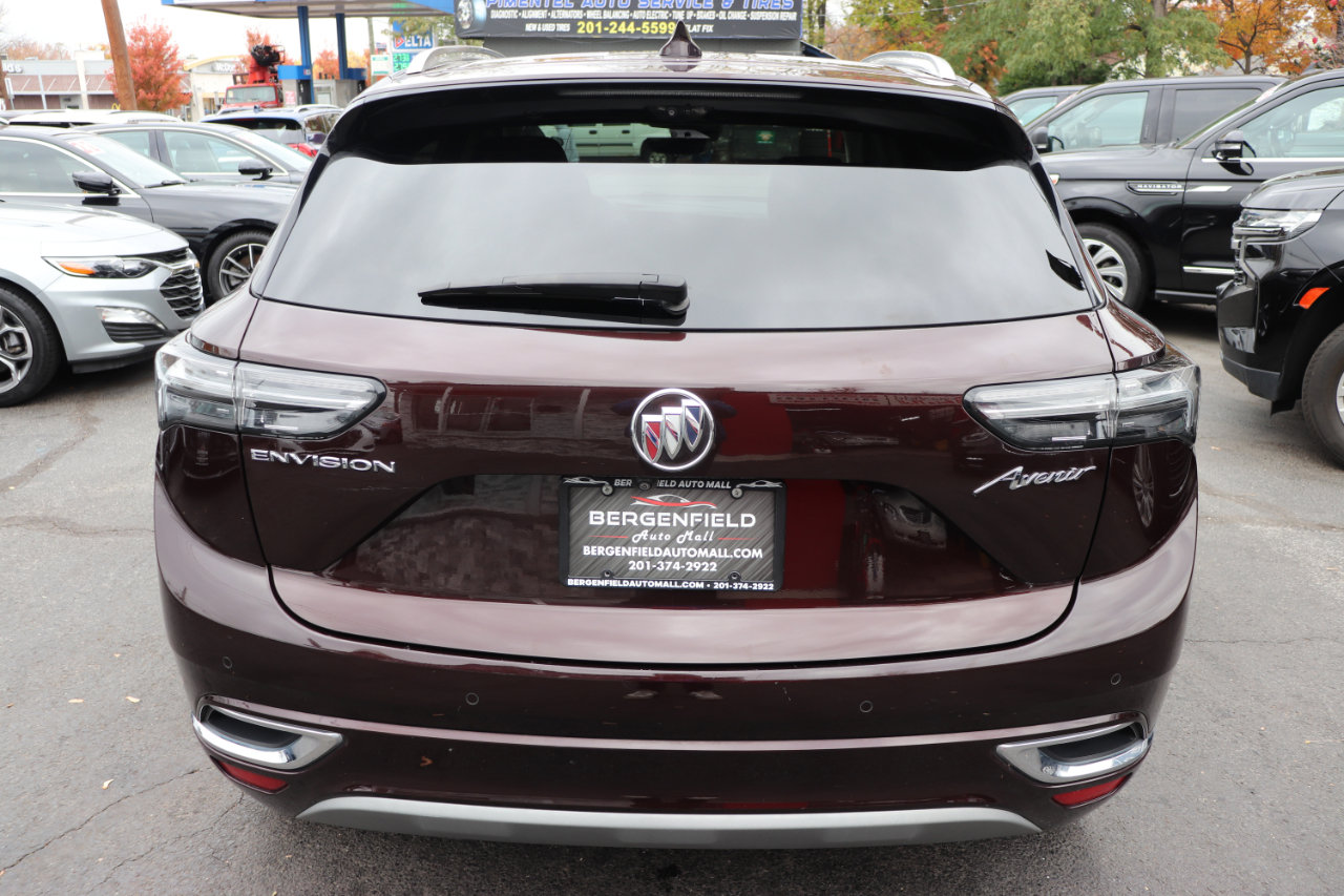 Used 2022 Buick Envision Avenir w/ Technology Package II image 4