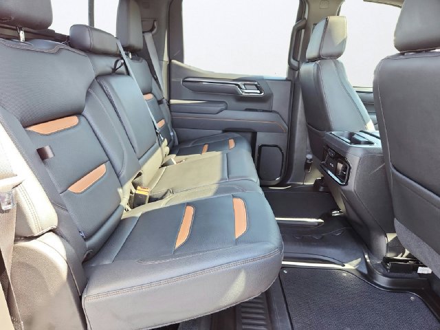 Used 2025 GMC Sierra 1500 AT4 w/ AT4 Premium Package AWD/4WD image 28