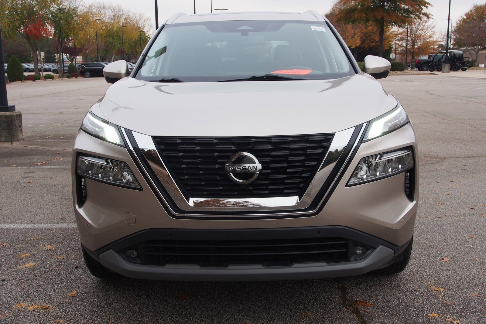 Used 2021 Nissan Rogue SL w/ Premium Package image 2