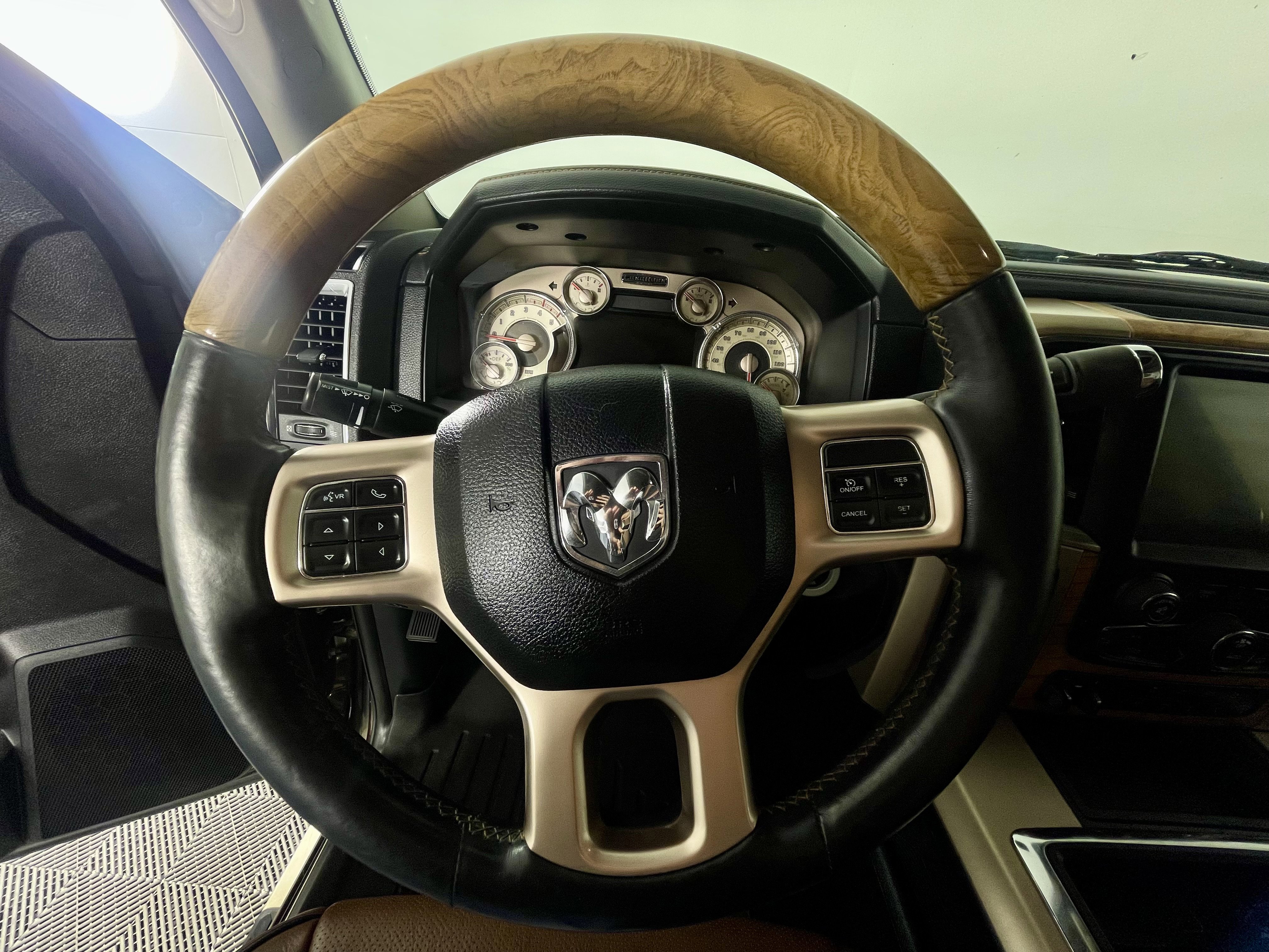 Used 2014 RAM 3500 Laramie Longhorn image 17