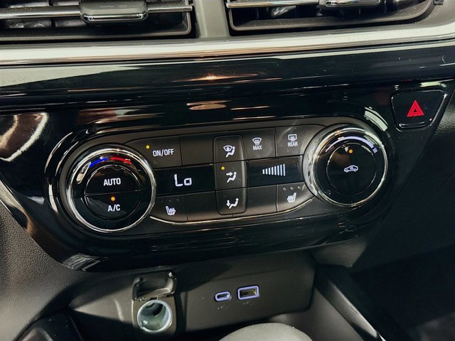 Used 2024 Chevrolet Trax RS w/ Sunroof Package image 18