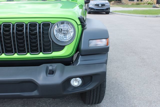Used 2025 Jeep Wrangler Sport AWD/4WD image 32