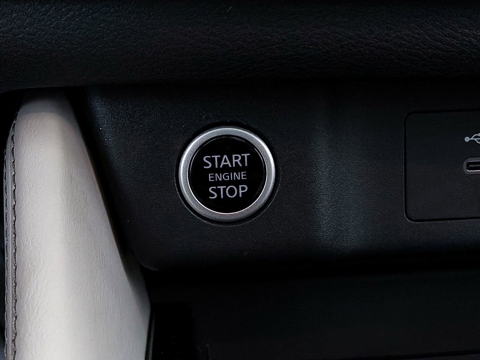 Used 2023 Nissan Rogue SL w/ SL Premium Package image 28