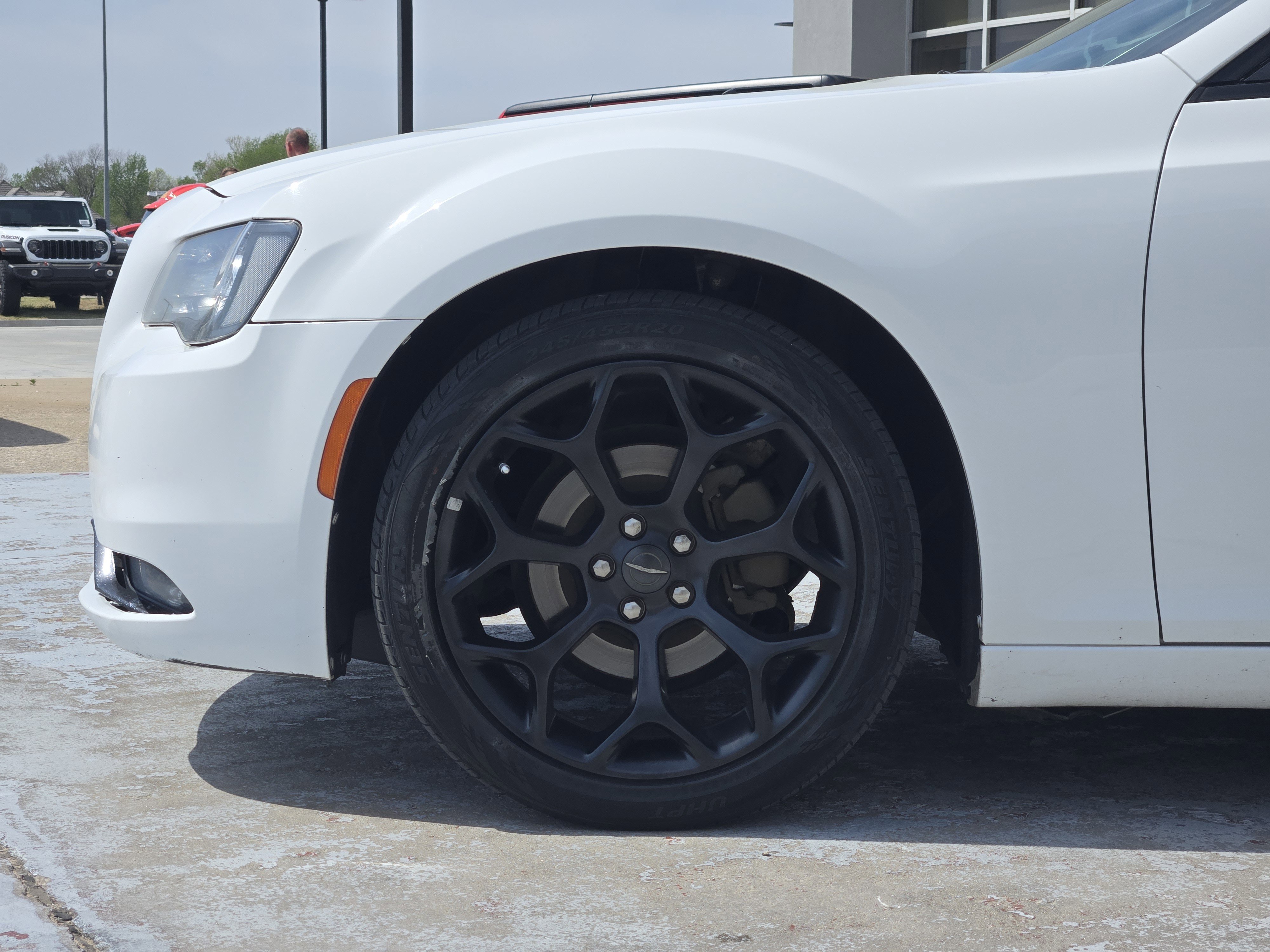 Used 2019 Chrysler 300 S image 8