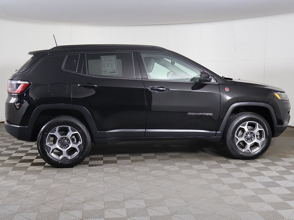 Used 2022 Jeep Compass Trailhawk AWD/4WD image 16