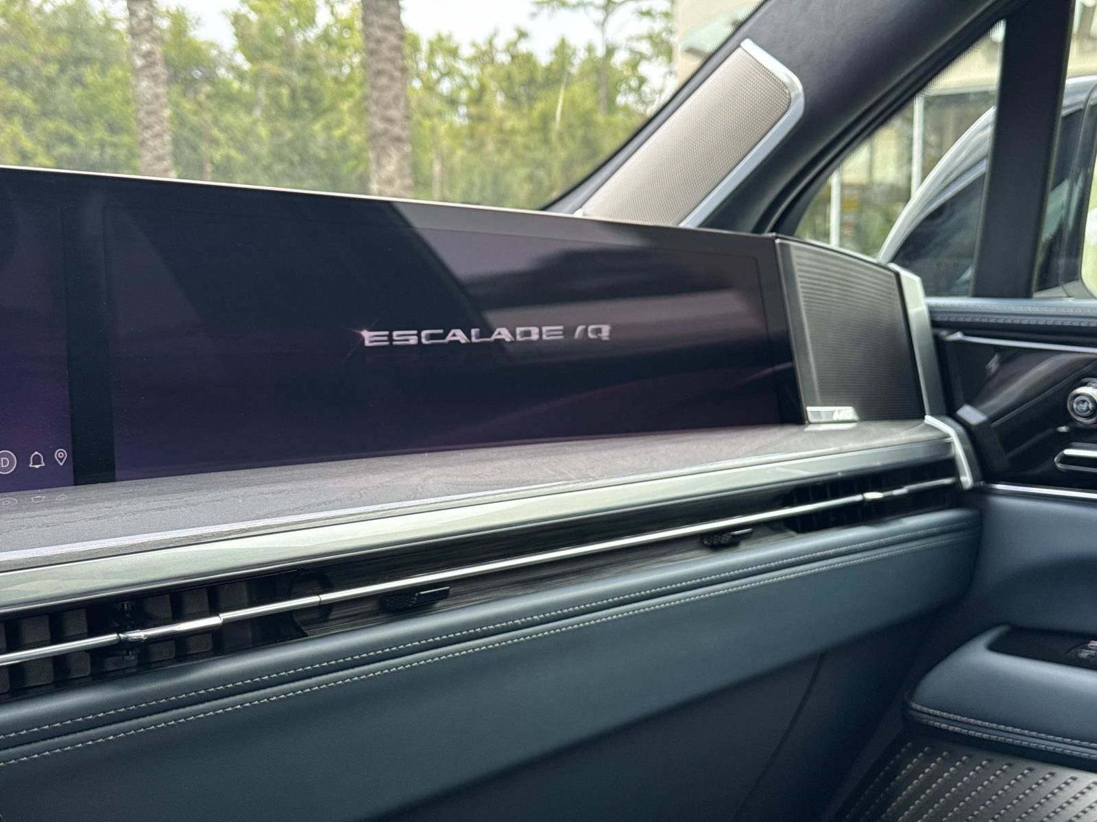 Certified 2025 Cadillac Escalade IQ Luxury 2 w/ LPO, Premium Carpet Package AWD/4WD image 24
