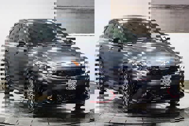 Used 2023 Kia Forte GT-Line image 3