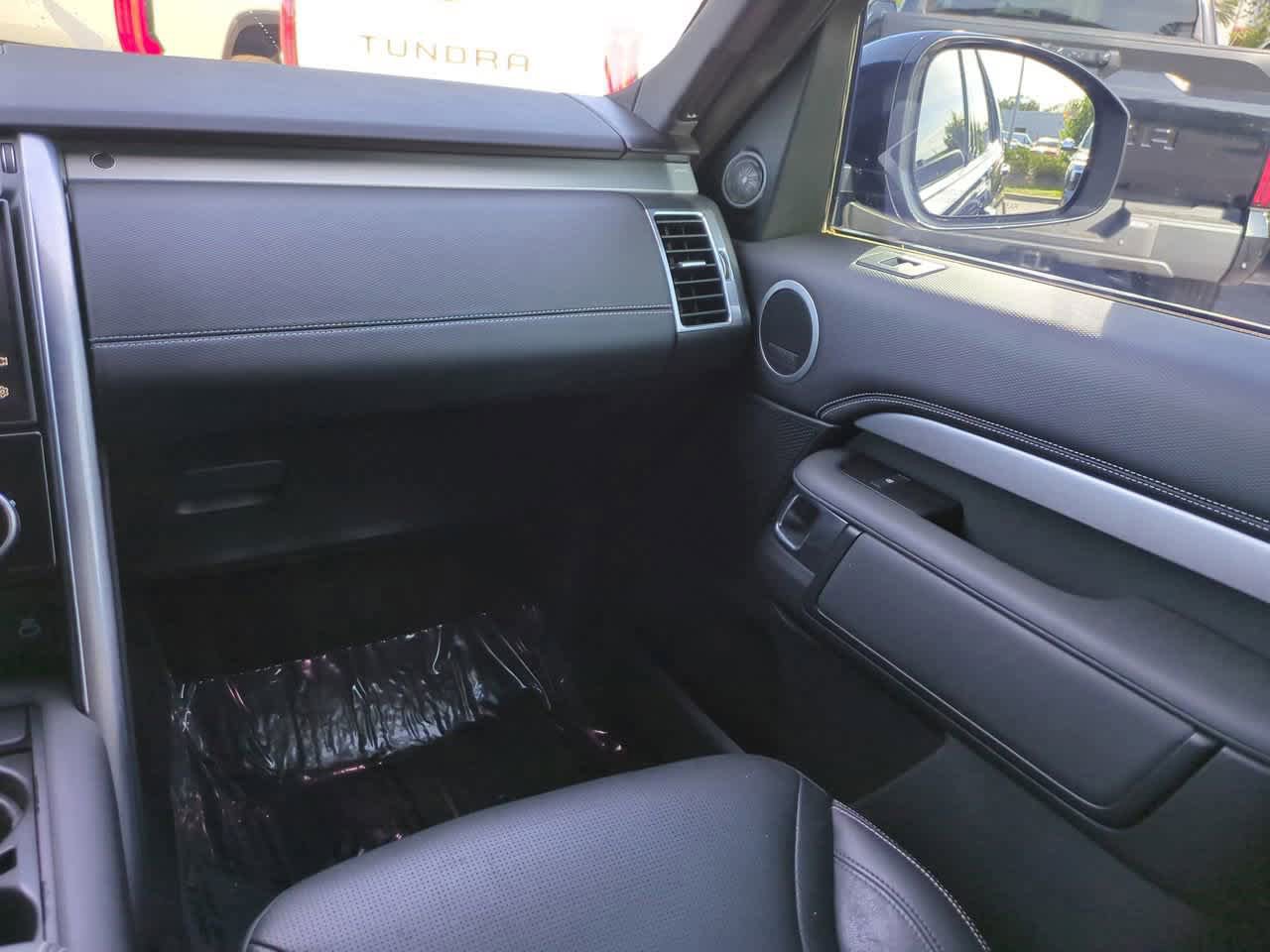 Used 2021 Land Rover Discovery S R-Dynamic image 16