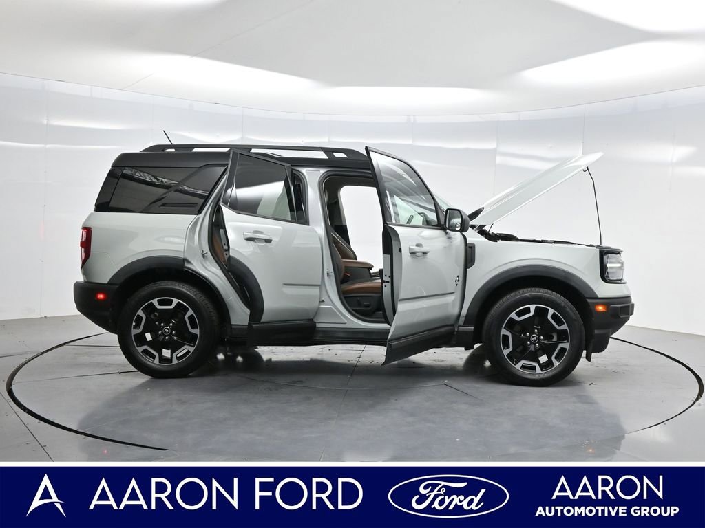 Used 2022 Ford Bronco Sport Outer Banks w/ Tech Package AWD/4WD image 4