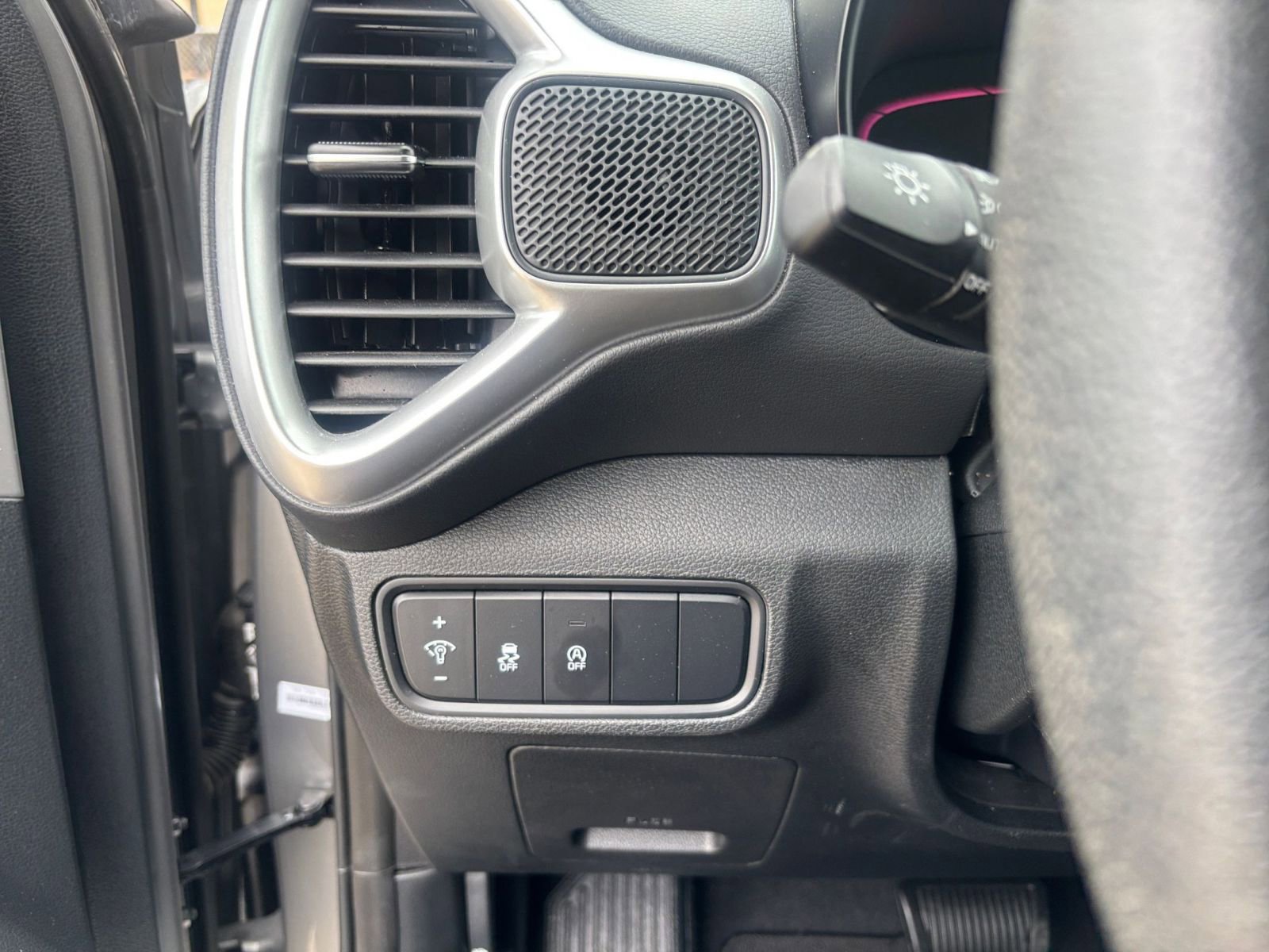 Used 2025 Kia Soul LX w/ LX Technology Package image 32