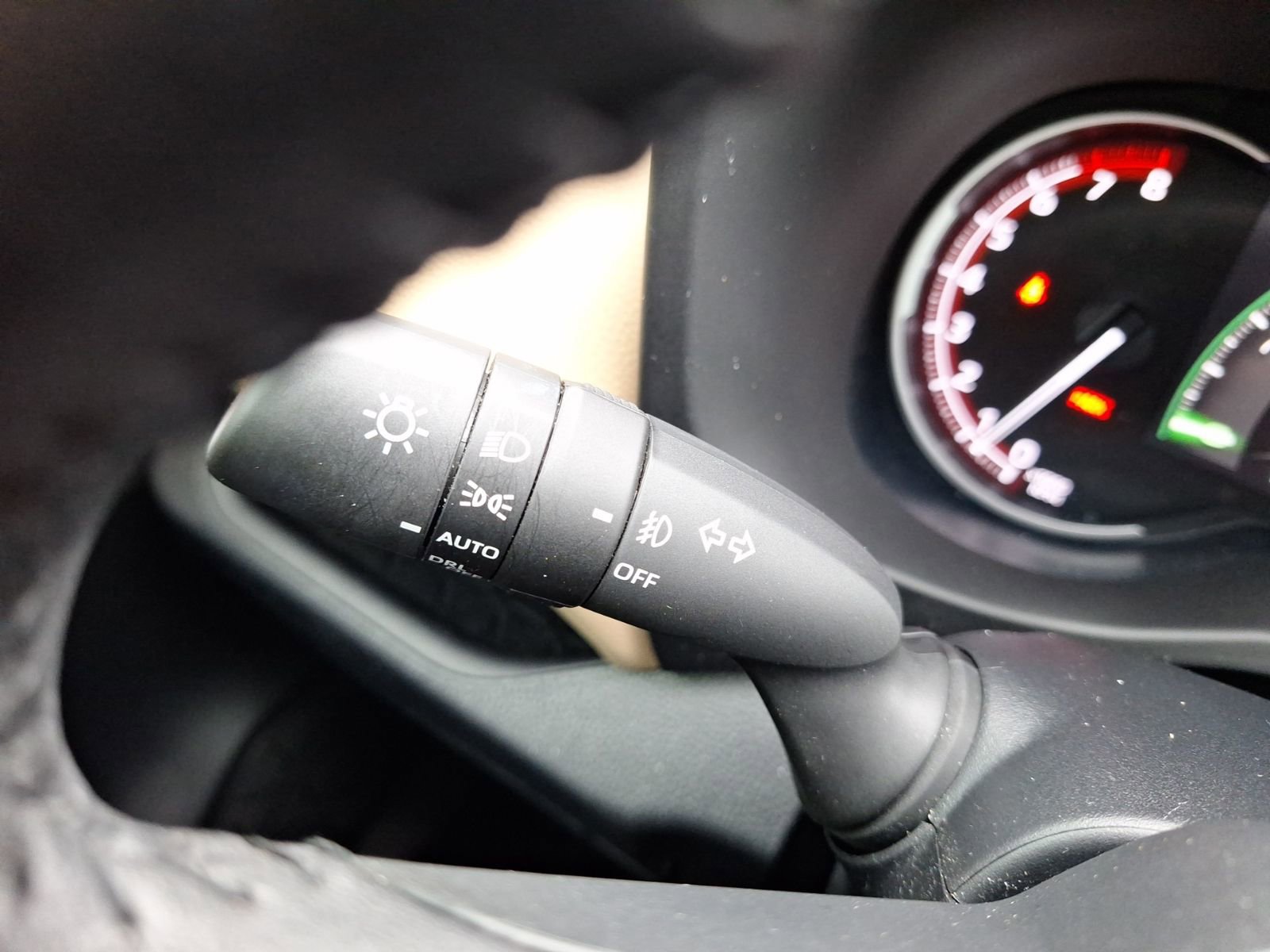 Used 2024 Toyota RAV4 XLE Premium image 23