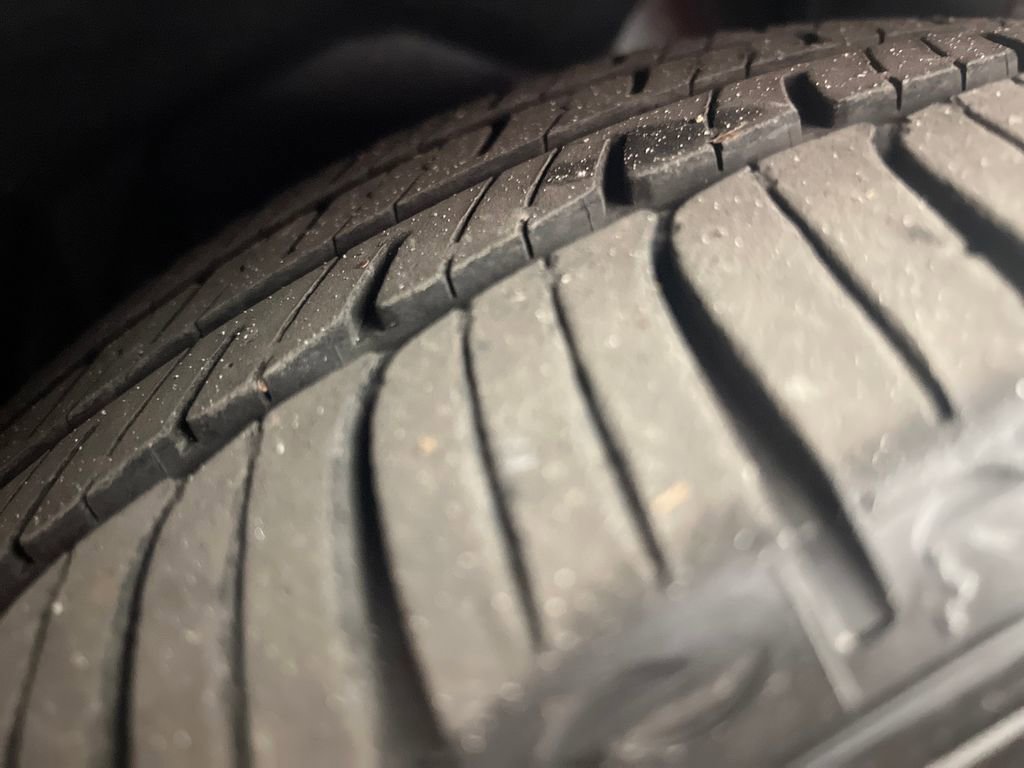 Used 2020 Lincoln MKZ w/ Convenience Package FWD image 31