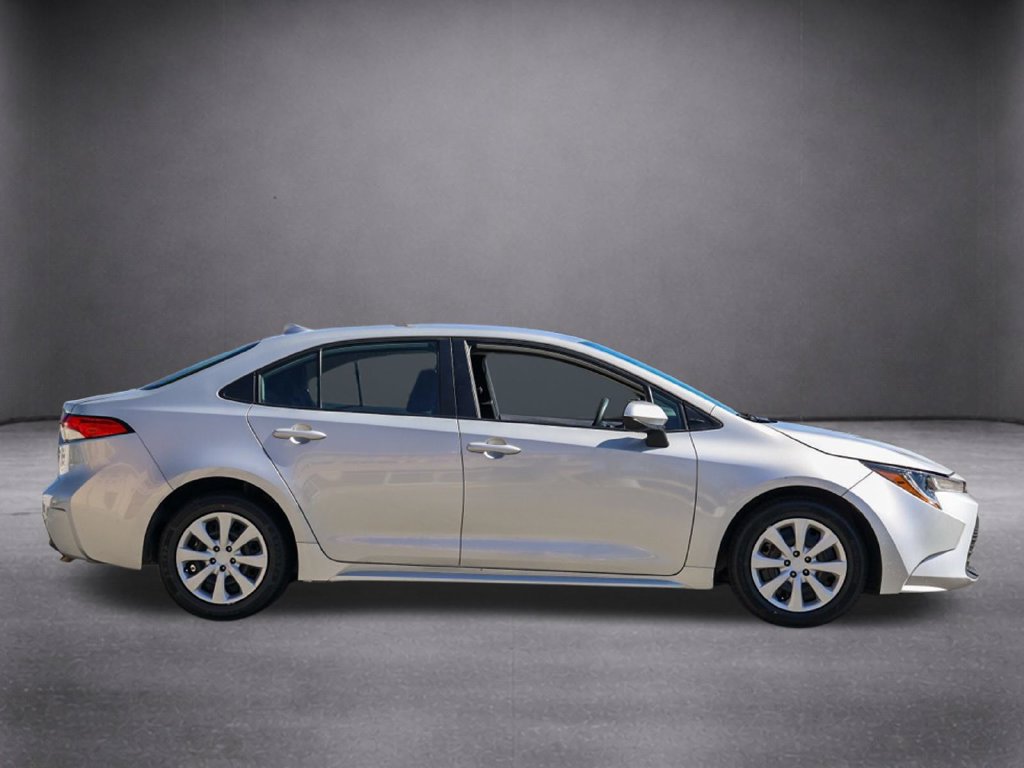 Used 2025 Toyota Corolla LE FWD image 3