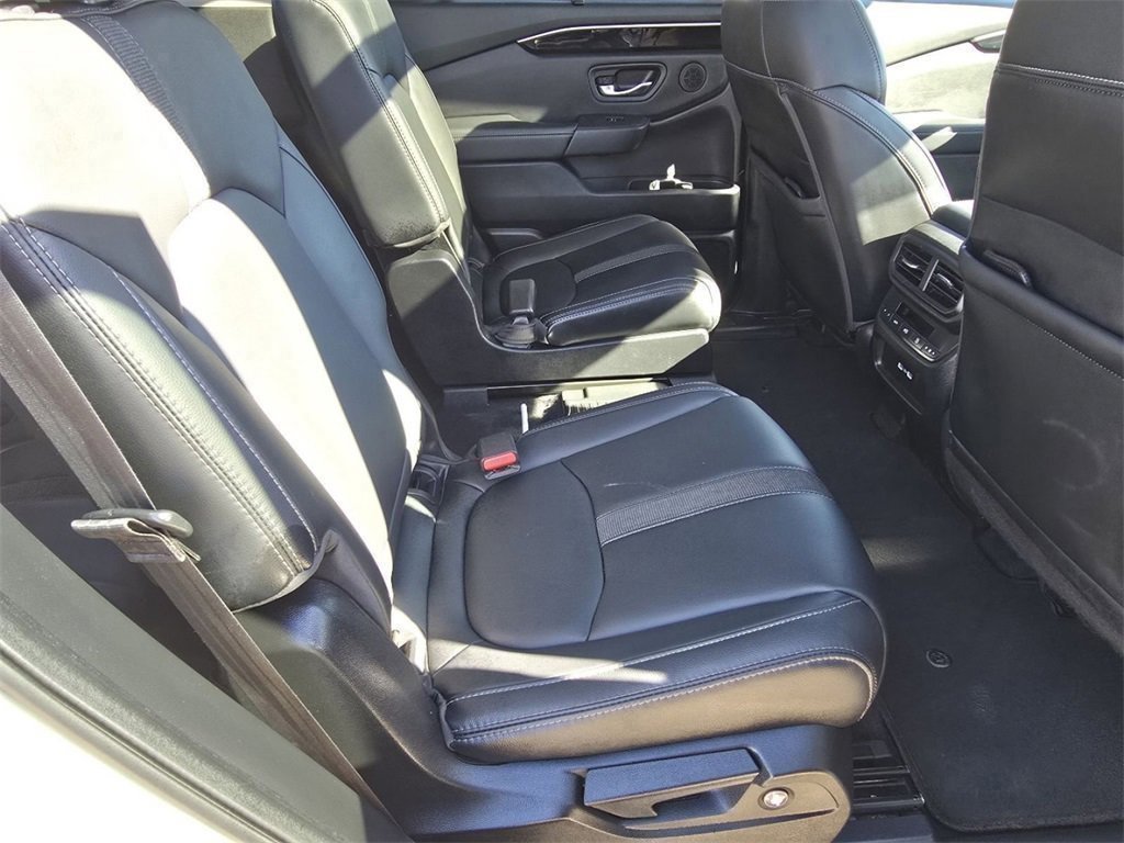 Used 2023 Honda Pilot Touring image 18