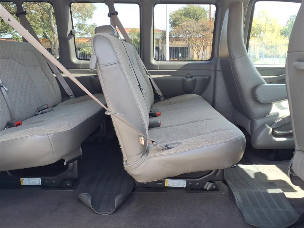 Used 2025 Chevrolet Express 3500 LT w/ LT Preferred Equipment Group RWD image 24