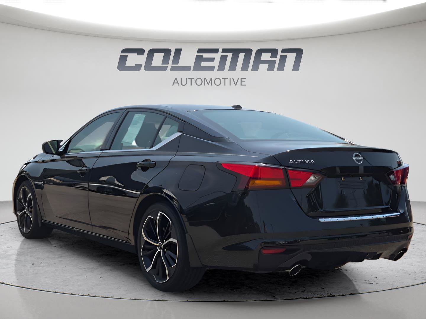 Used 2023 Nissan Altima 2.5 SR FWD image 14
