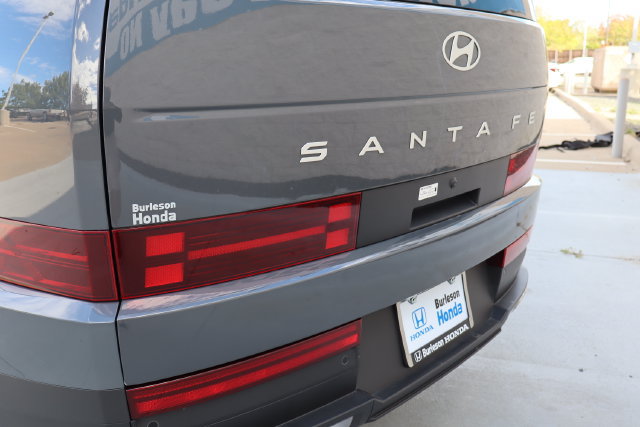Used 2026 Hyundai Santa Fe SEL FWD image 6