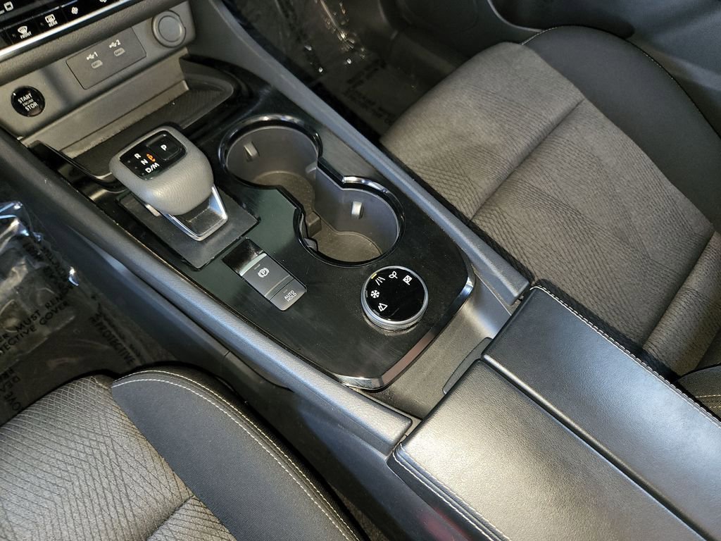 Used 2025 Nissan Rogue SV AWD/4WD image 21