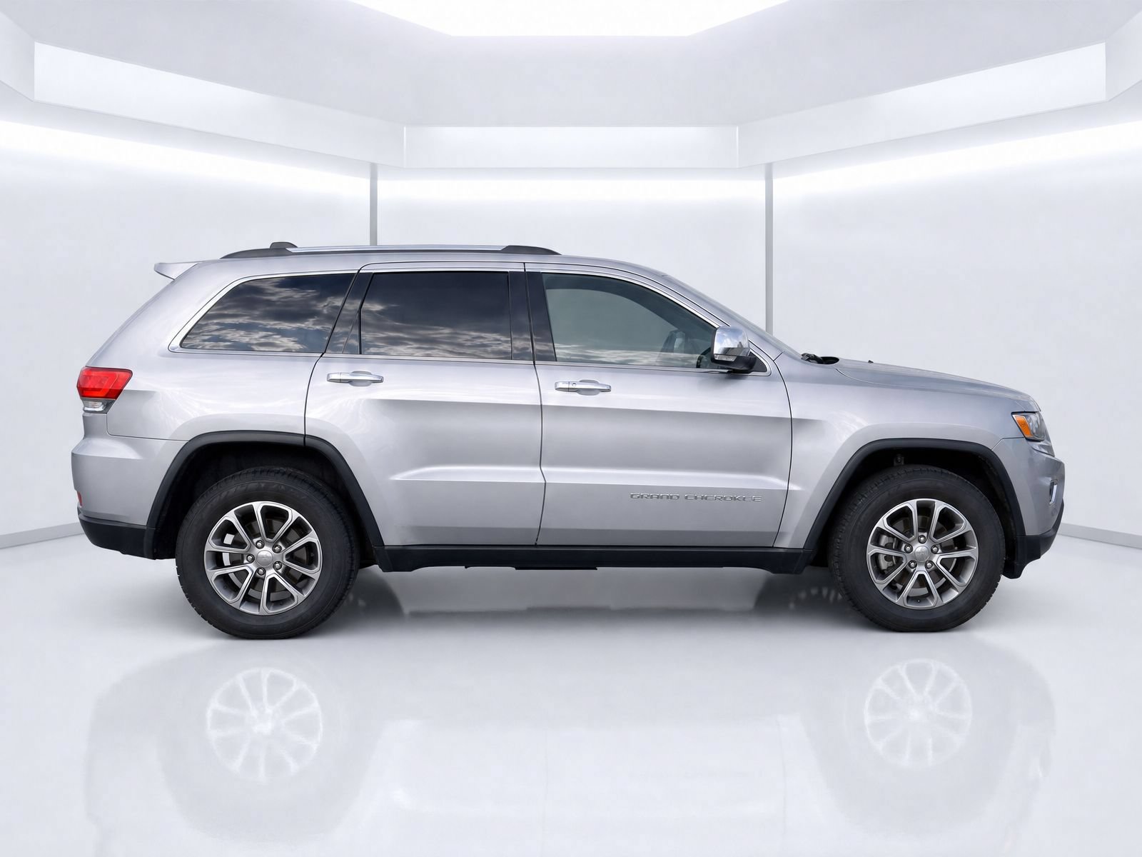 Used 2016 Jeep Grand Cherokee Limited AWD/4WD image 8