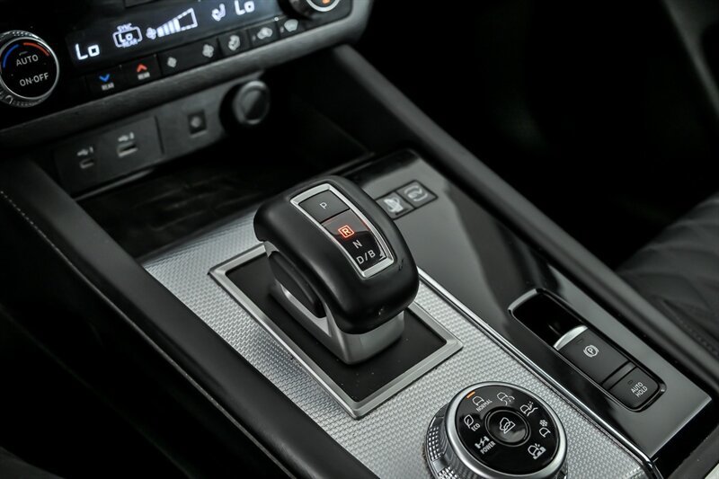 Used 2023 Mitsubishi Outlander SEL AWD/4WD image 61