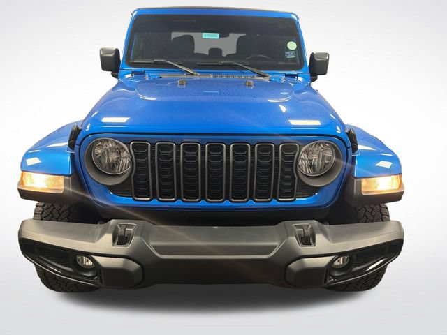 Used 2025 Jeep Gladiator Sport AWD/4WD image 8