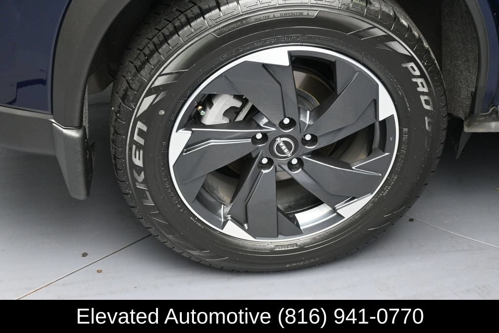 Used 2024 Nissan Rogue SV w/ SV Premium Package AWD/4WD image 5