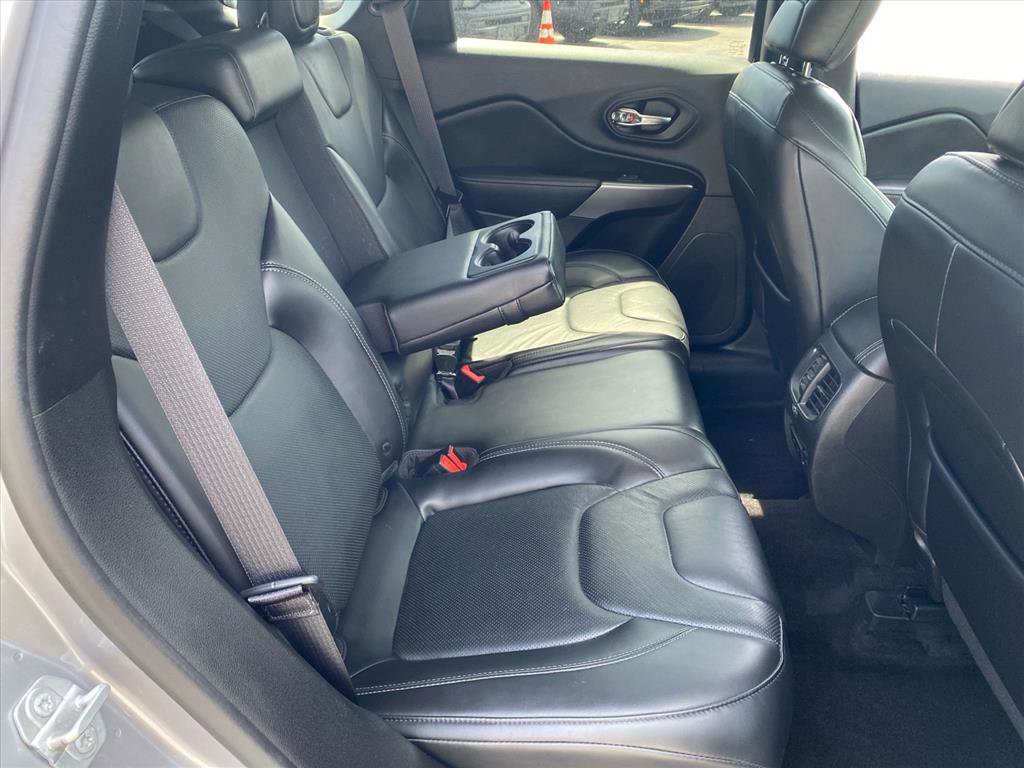 Used 2019 Jeep Cherokee Limited AWD/4WD image 24