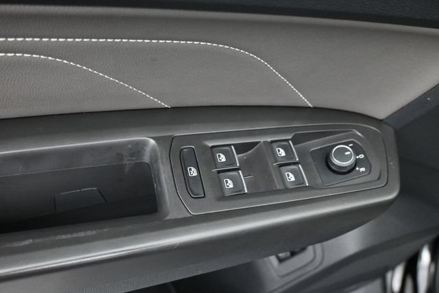 Used 2023 Volkswagen Atlas SE w/ Black Wheel Package FWD image 11