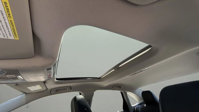Used 2023 Volkswagen Jetta SE w/ Panoramic Sunroof Package FWD image 19