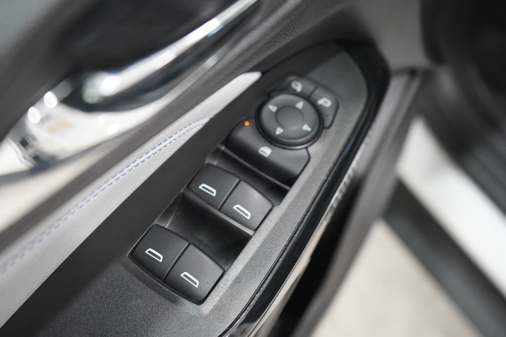 Used 2025 Chevrolet Trax LT FWD image 18