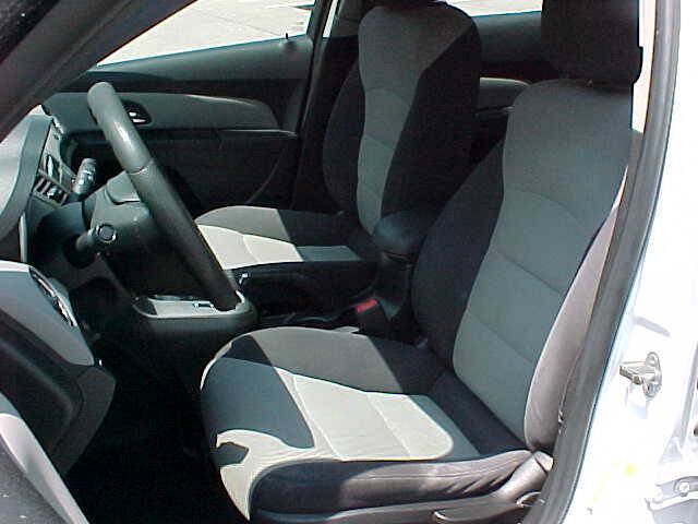 Used 2014 Chevrolet Cruze LS FWD image 11